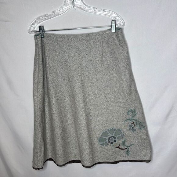 J.Jill Elegant Gray Stretch Floral Embroidered Wool Blend A-Line Skirt. Size 12. - Picture 3 of 8